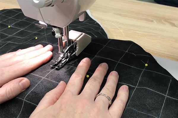 Matelassage du tissu du sac banane