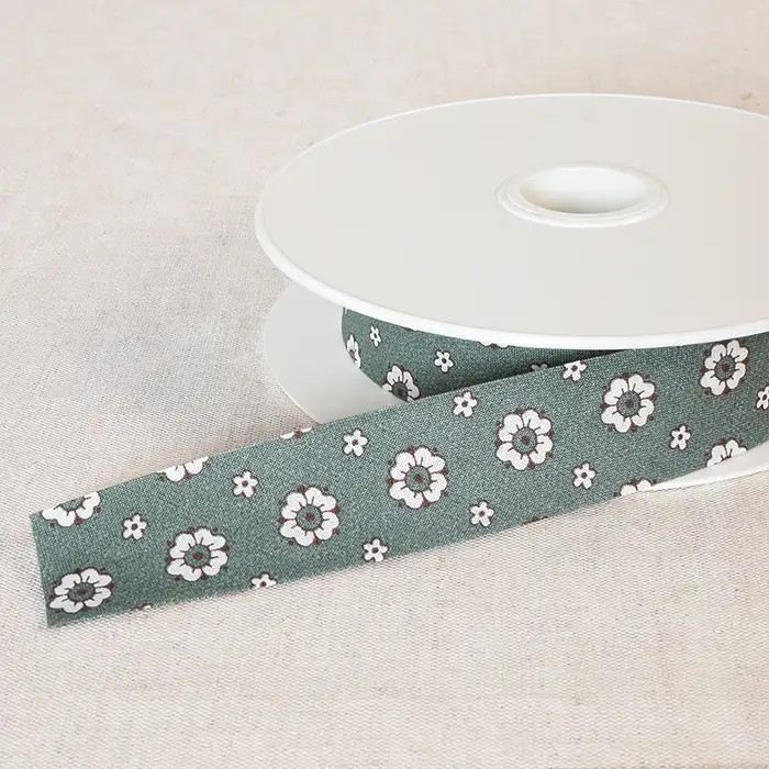 Biais petites fleurs Vert de gris 25mm /m Biais petites fleurs Vert de gris 25mm /m