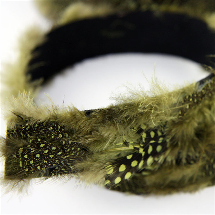 Galon Plumes vertes sur feutrine au mètre Galon Plumes vertes sur feutrine au mètre