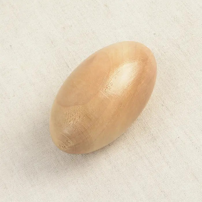 Oeuf à repriser en bois Oeuf à repriser en bois