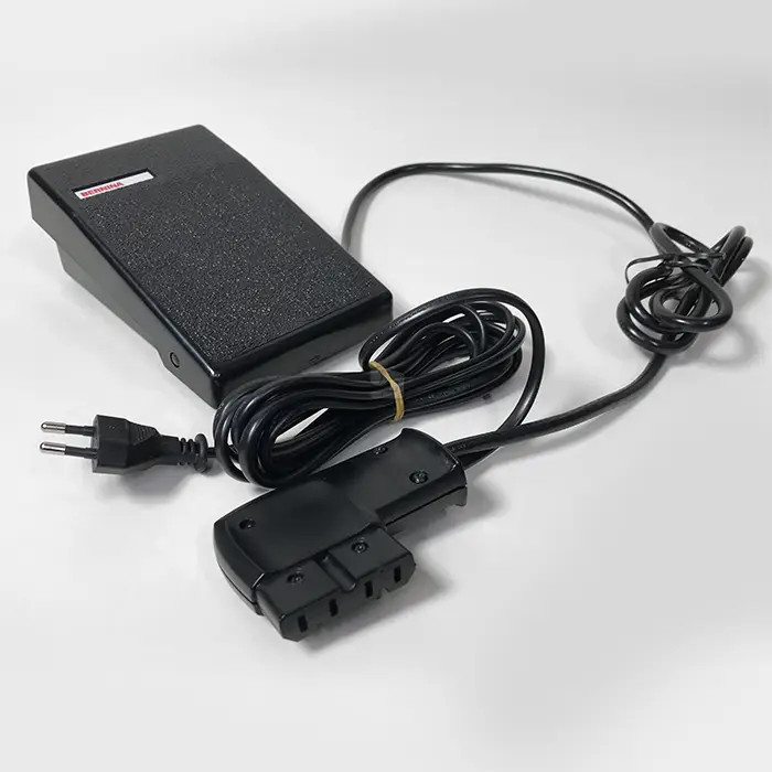 Pédale, rhéostat complète avec cordon Bernina Pédale, rhéostat complète avec cordon Bernina