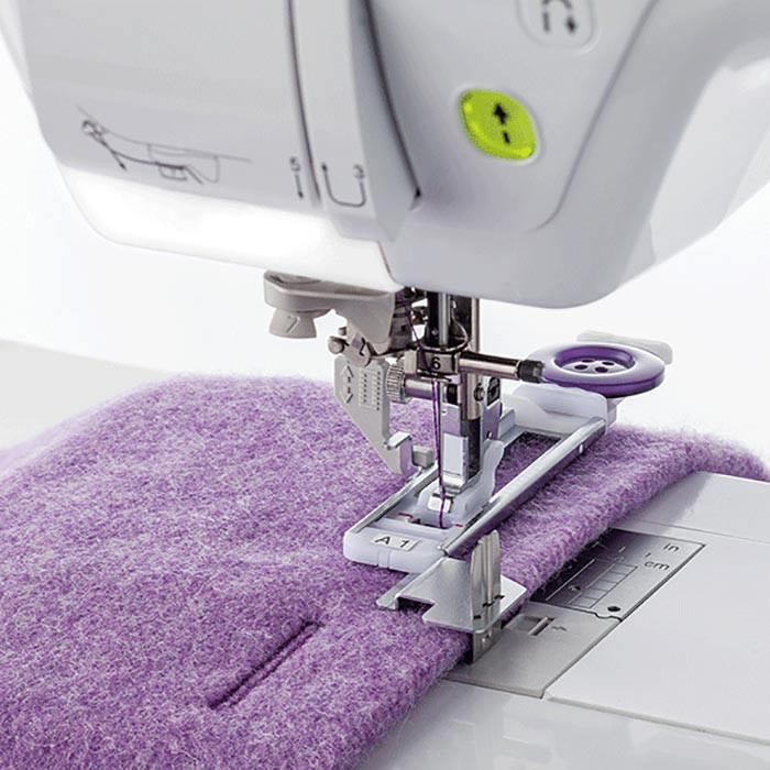 Pied boutonnière A1 avec plaque Brother F083 Pied boutonnière A1 avec plaque Brother F083