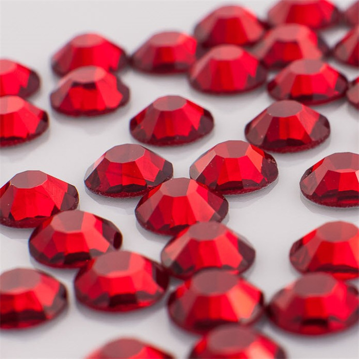 Strass thermocollant SS16 3,5mm Rouge Strass thermocollant SS16 3,5mm Rouge