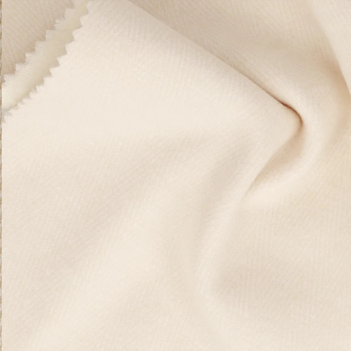 Tissu pour manteau chevron blanc cassé 150cm par 50cm Tissu pour manteau chevron blanc cassé 150cm par 50cm