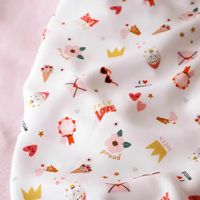 Tissu viscose "Self love" blanc 137cm par 50cm Lise Tailor Tissu viscose "Self love" blanc 137cm par 50cm Lise Tailor